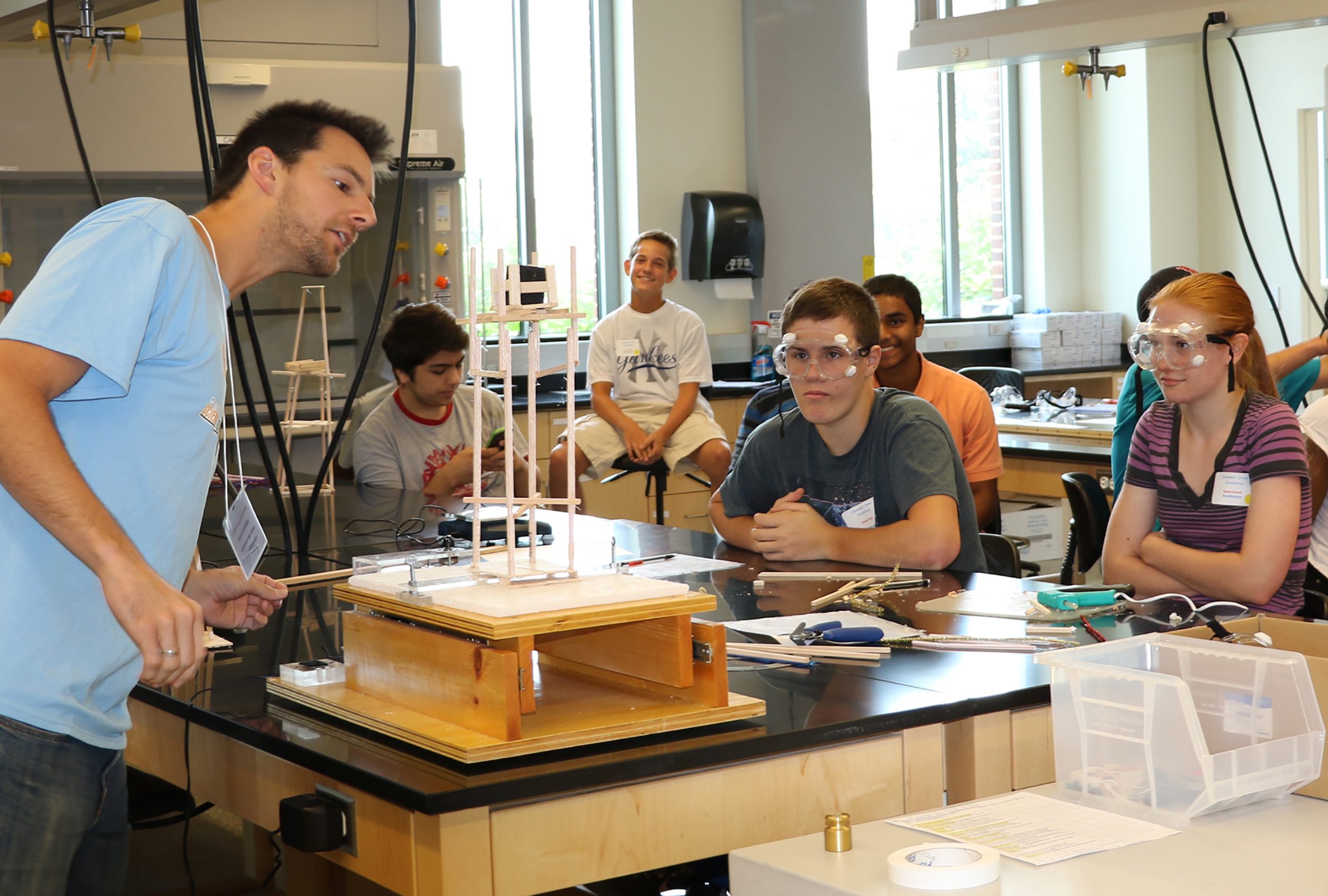 teaching science to HS students in ISE lab