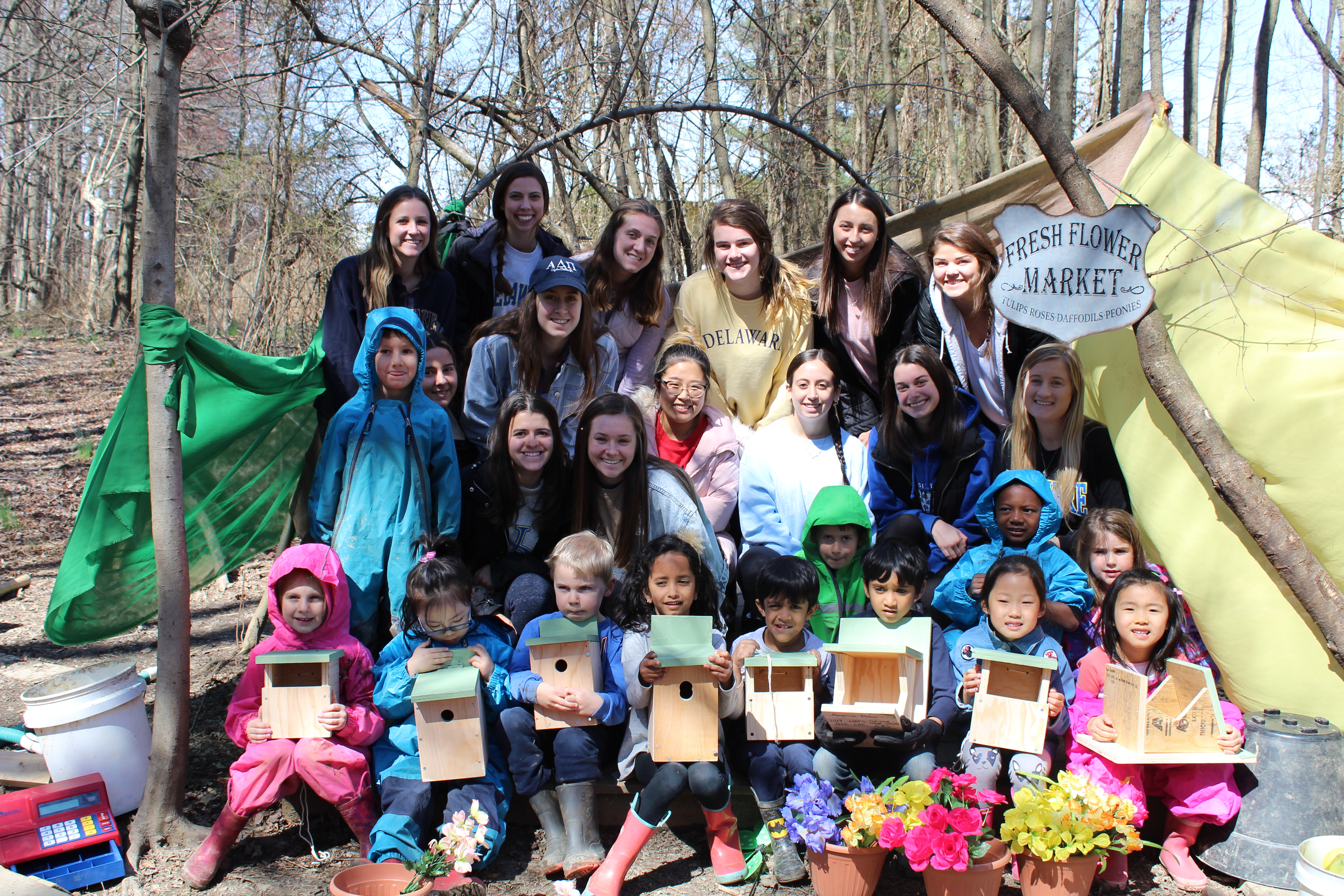 Early childhood education and engineering majors collaborated to build bird houses for UD’s Children’s Campus.