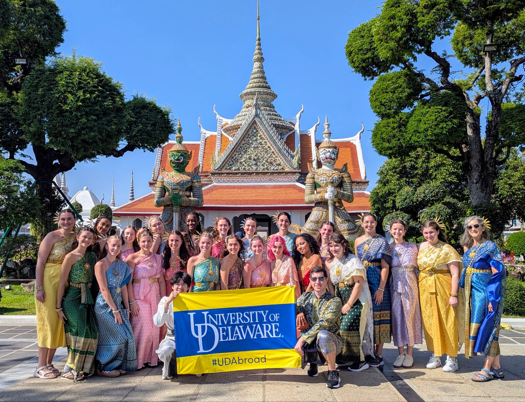 Group of UD students in Thailand during the 2025 Winter Session.