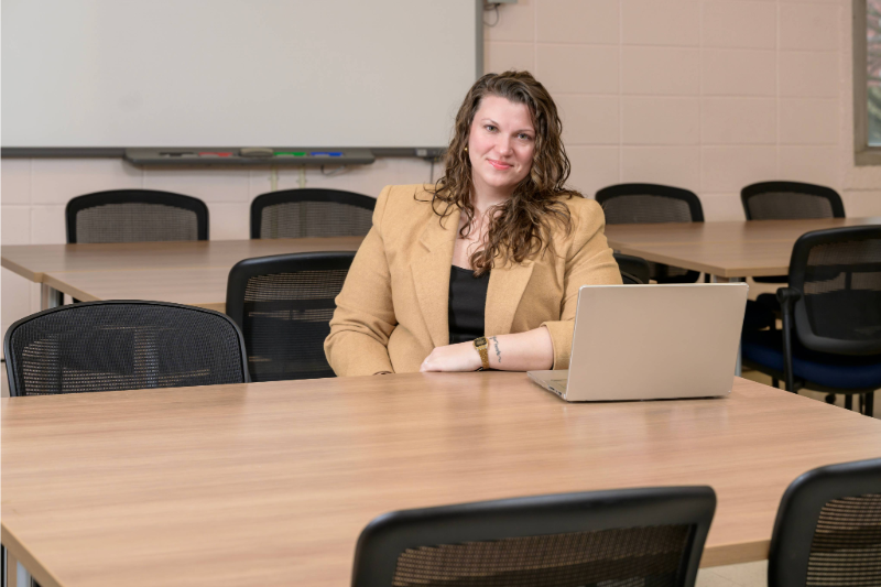 Lauren Bailes, associate professor in CEHD’s School of Education, teaches students in UD’s Ed.D. in Organizational Improvement for Educational Leaders program.